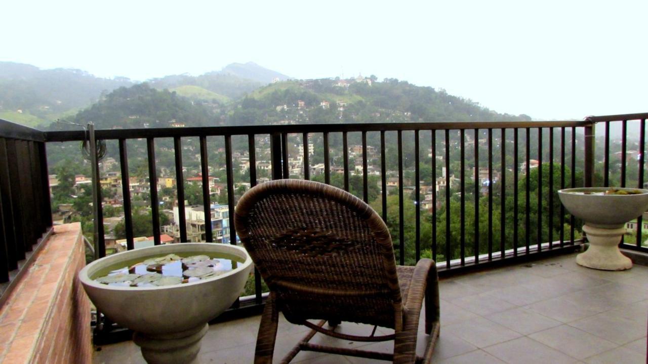 Bunk Planet Hotel Kandy Kültér fotó