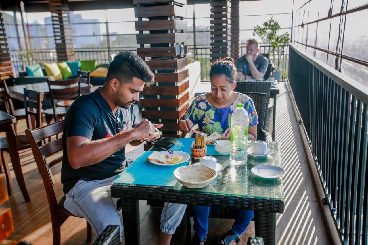 Bunk Planet Hotel Kandy Kültér fotó