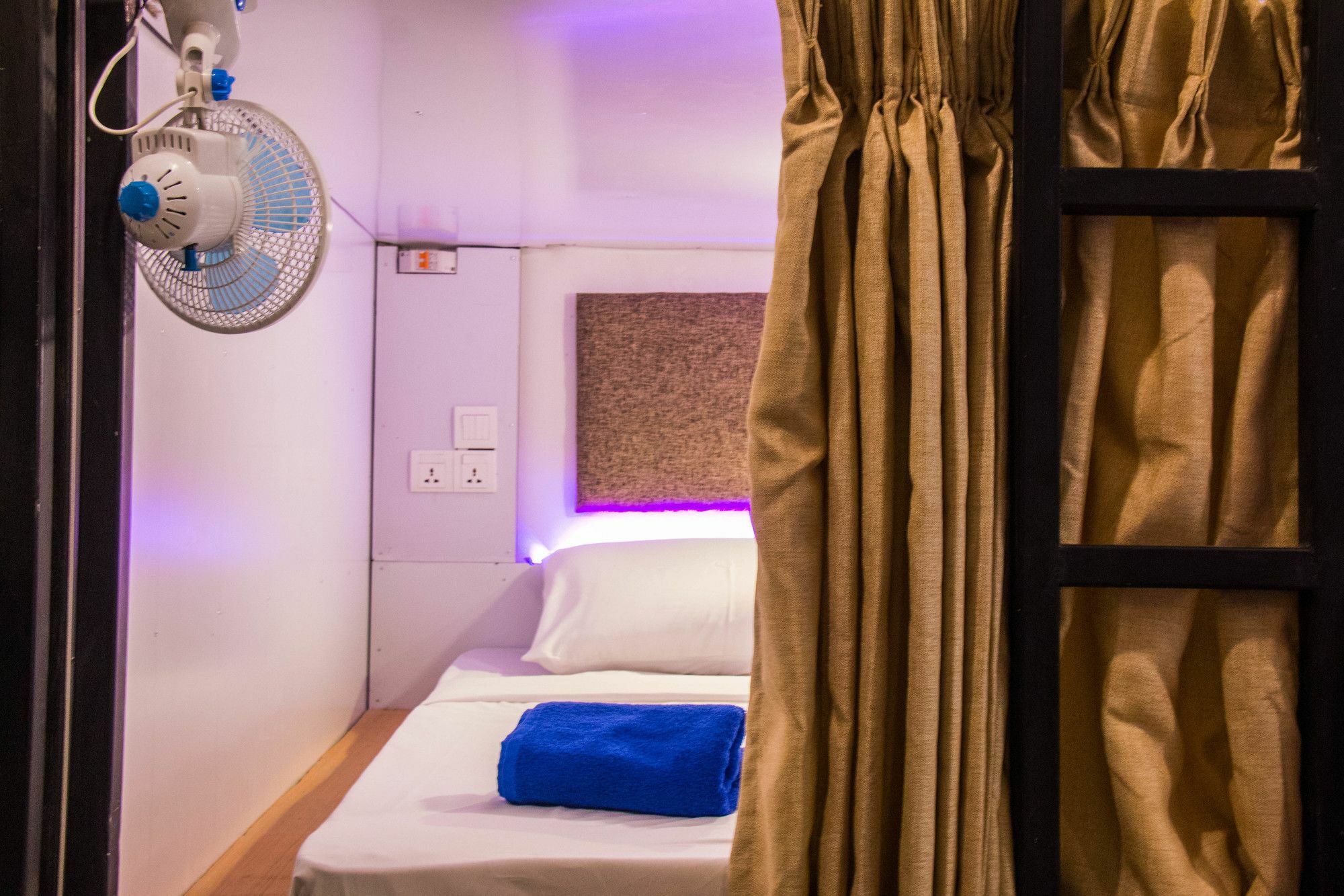 Bunk Planet Hotel Kandy Kültér fotó